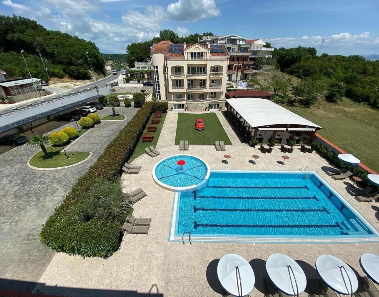 Apart Hotel Llolla Ulcinj Bagian luar foto