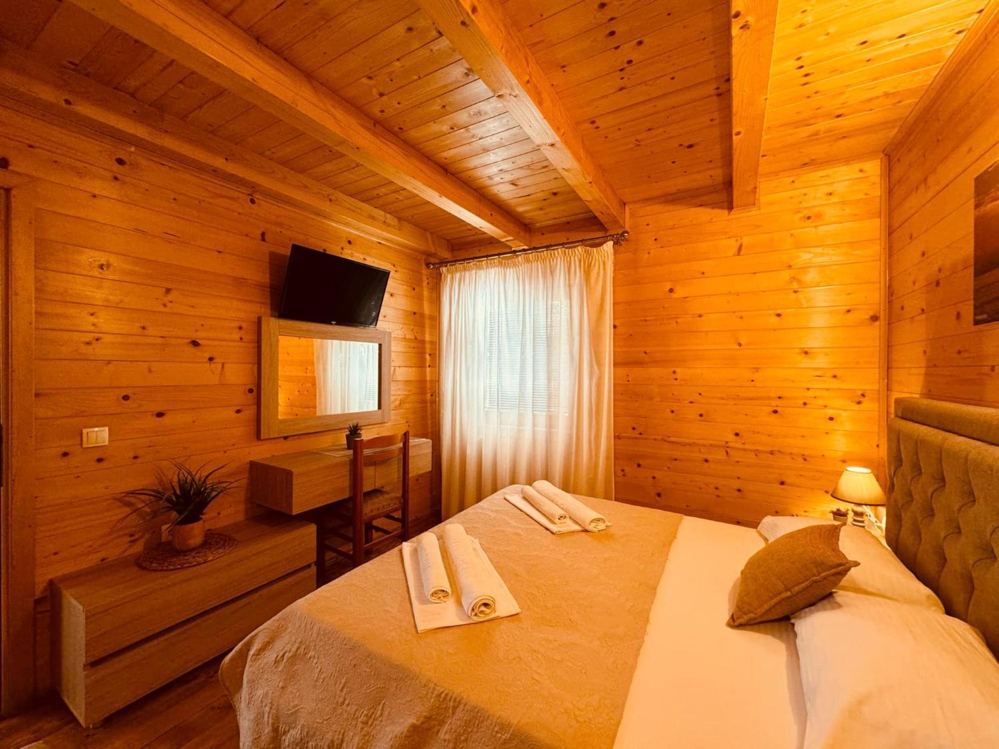 Apart Hotel Llolla Ulcinj Bagian luar foto