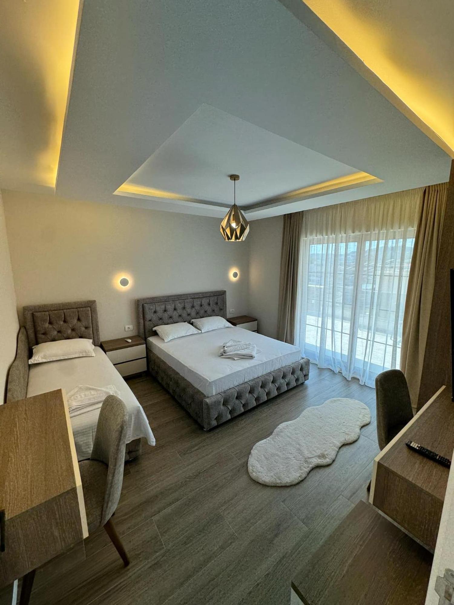 Apart Hotel Llolla Ulcinj Bagian luar foto