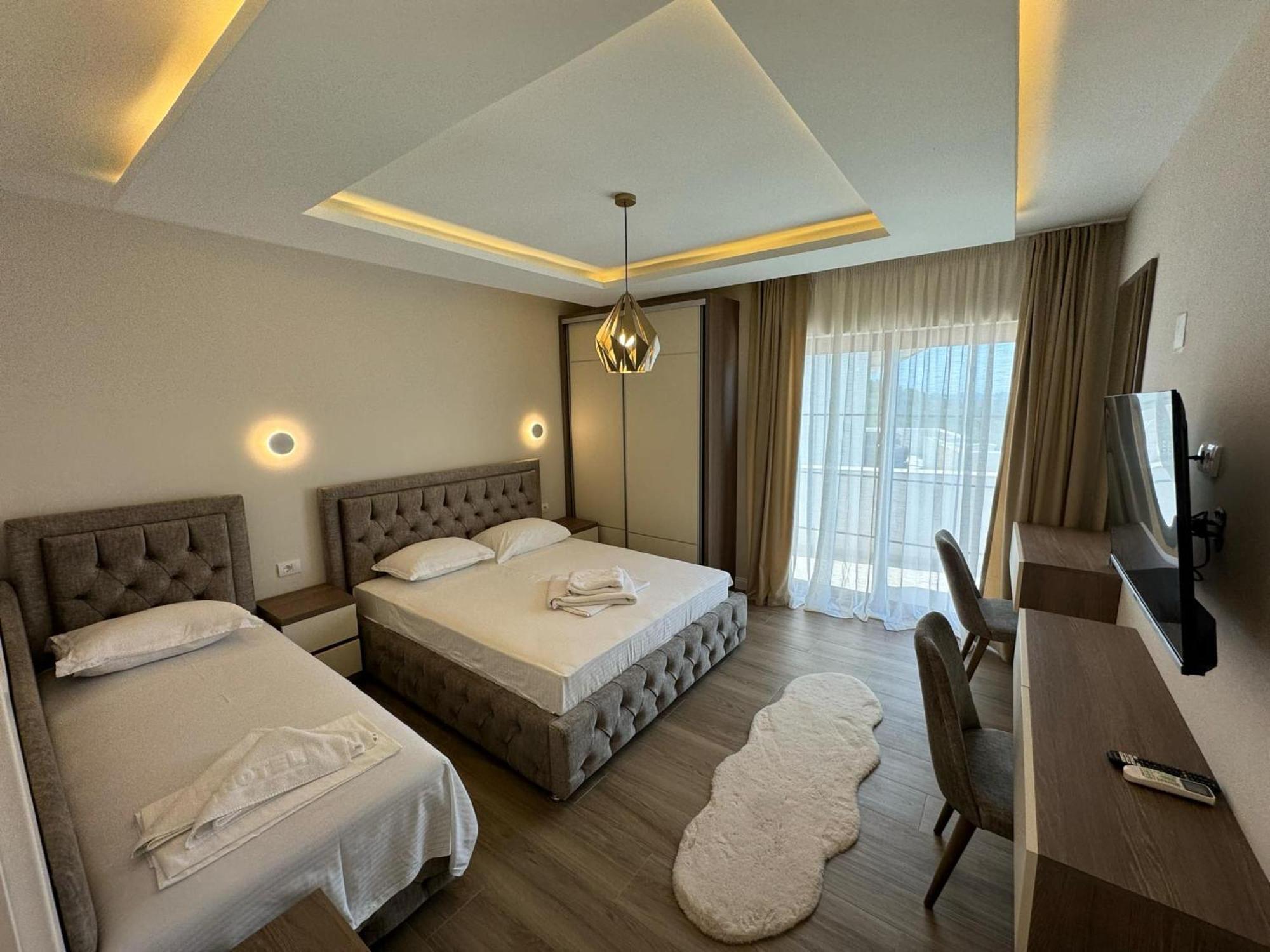 Apart Hotel Llolla Ulcinj Bagian luar foto