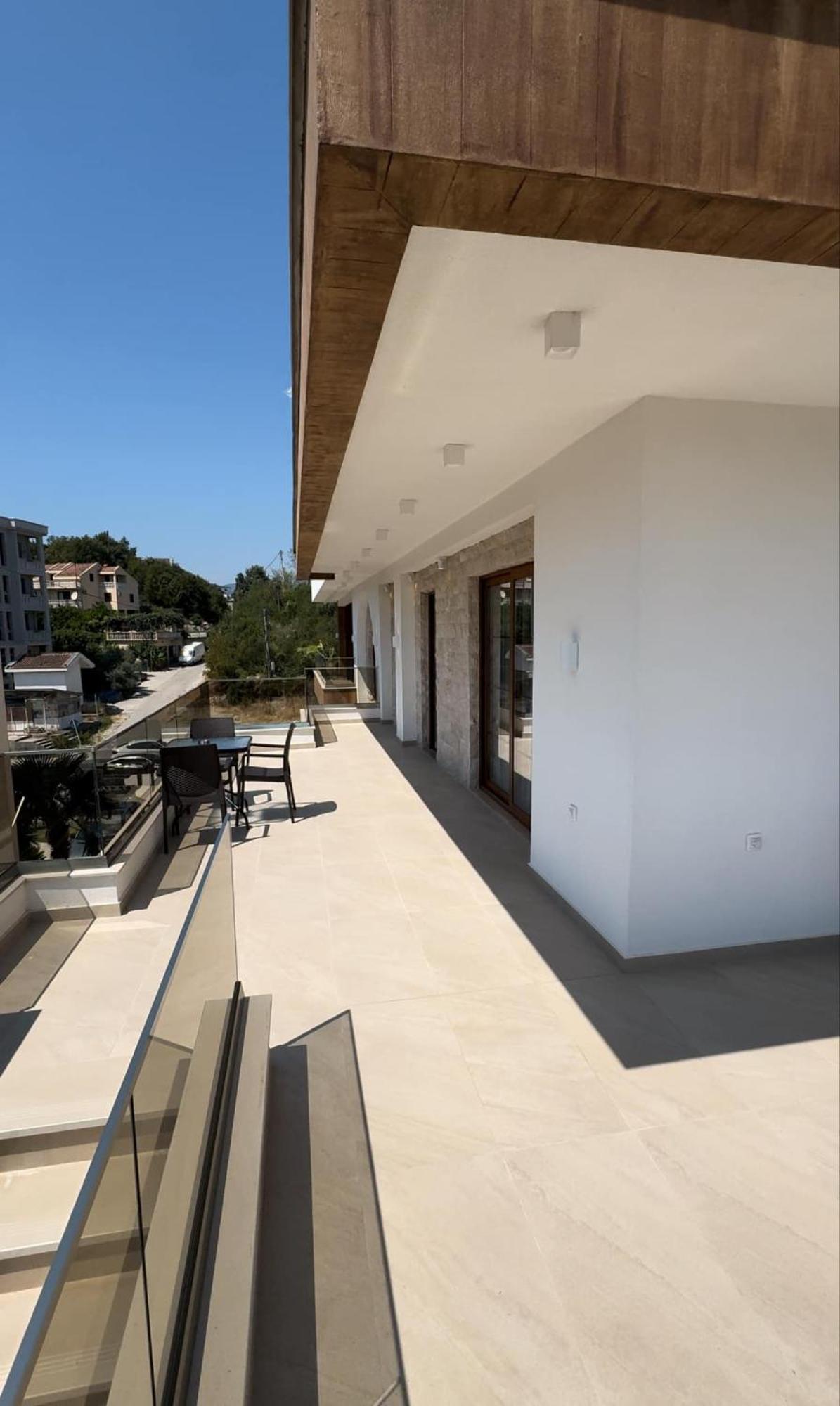 Apart Hotel Llolla Ulcinj Bagian luar foto