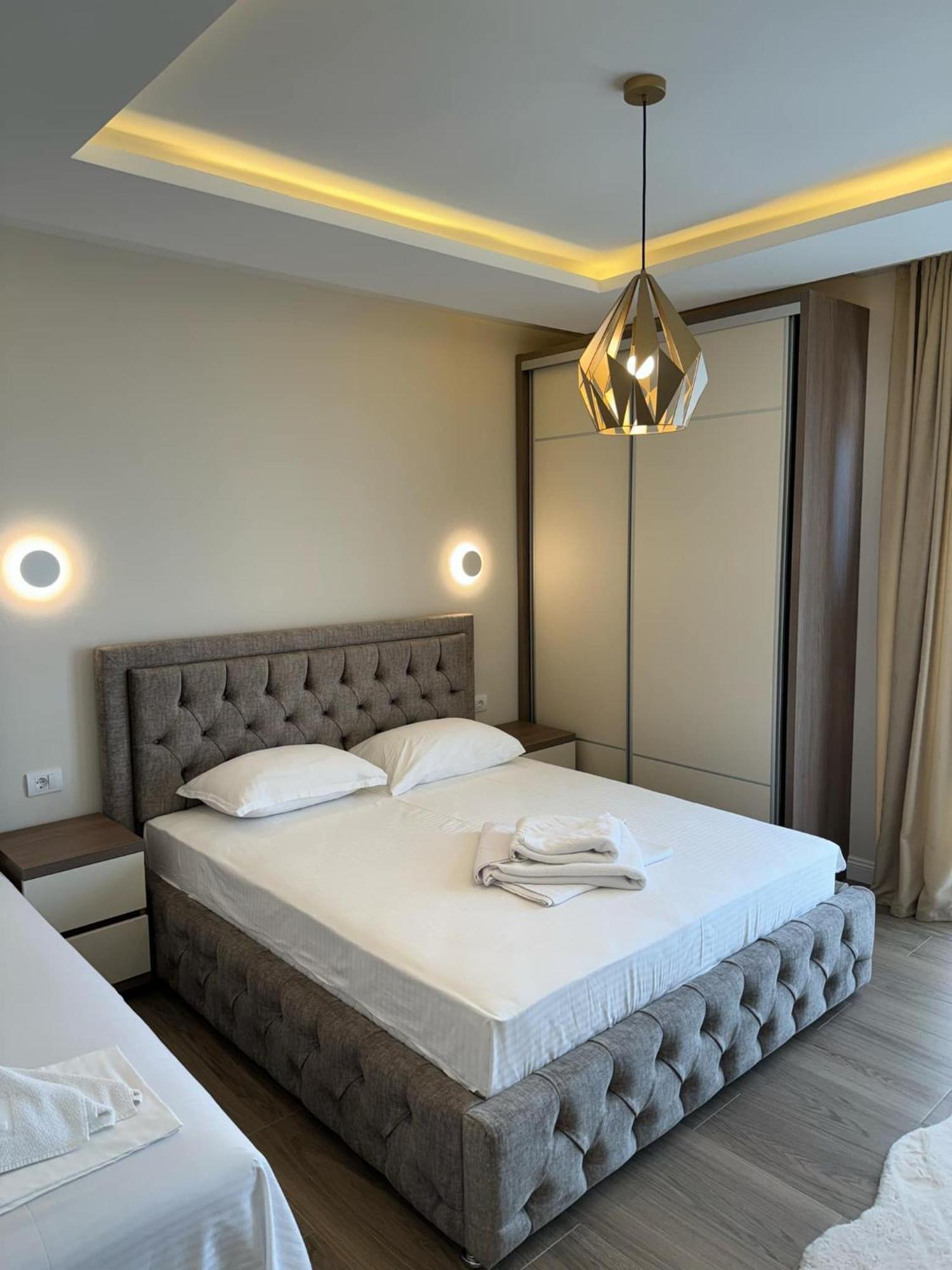 Apart Hotel Llolla Ulcinj Bagian luar foto
