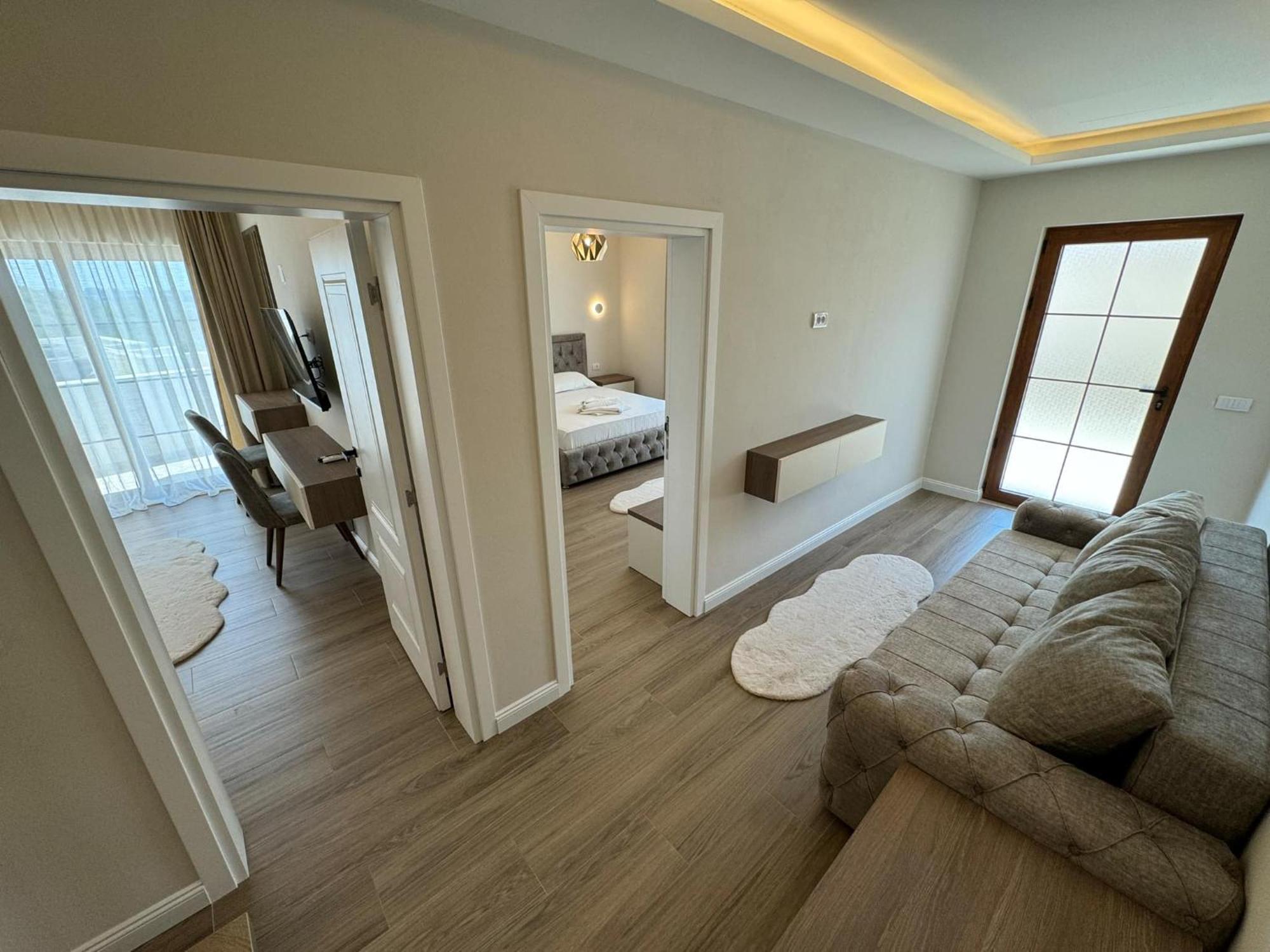 Apart Hotel Llolla Ulcinj Bagian luar foto
