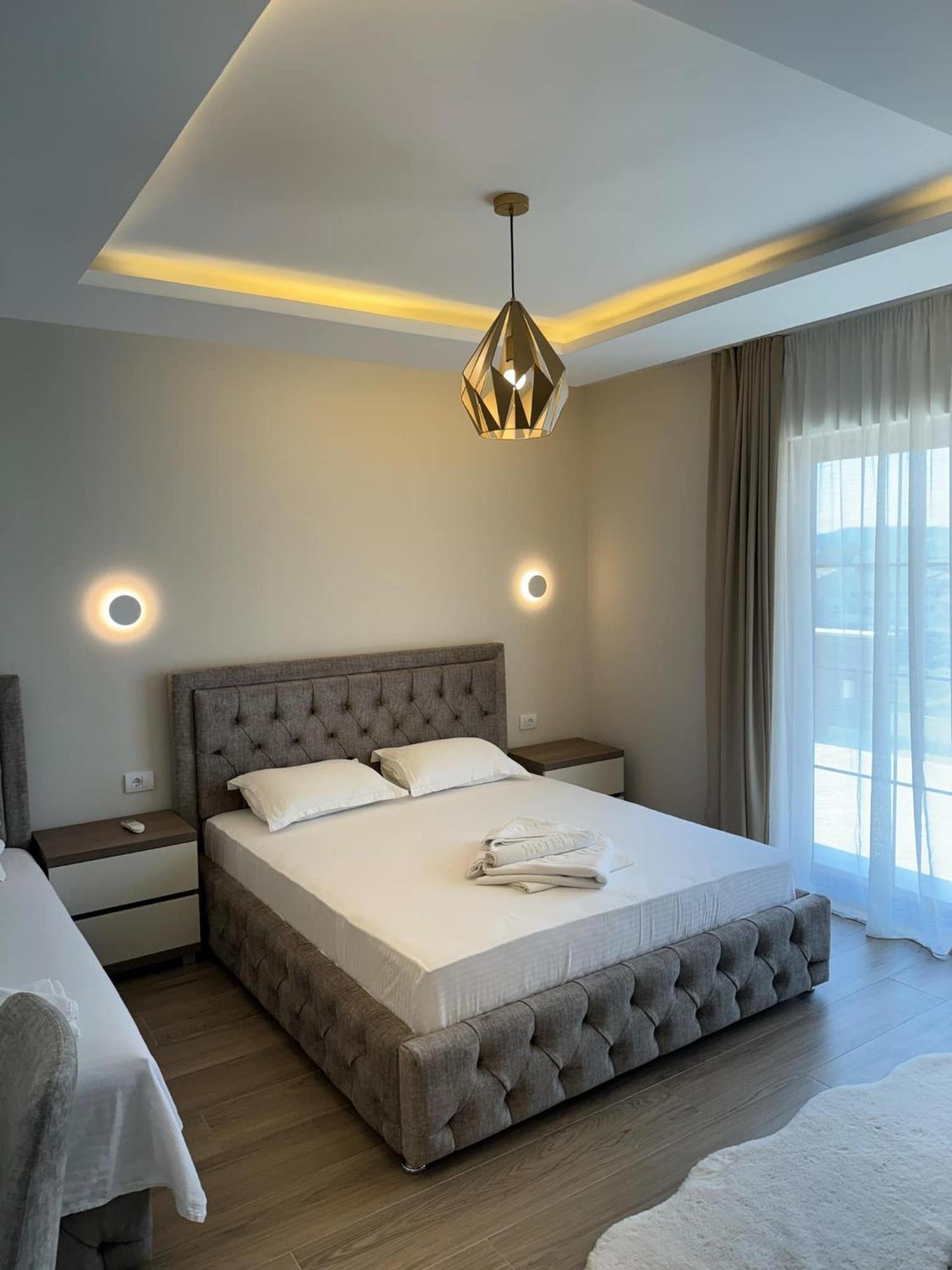 Apart Hotel Llolla Ulcinj Bagian luar foto