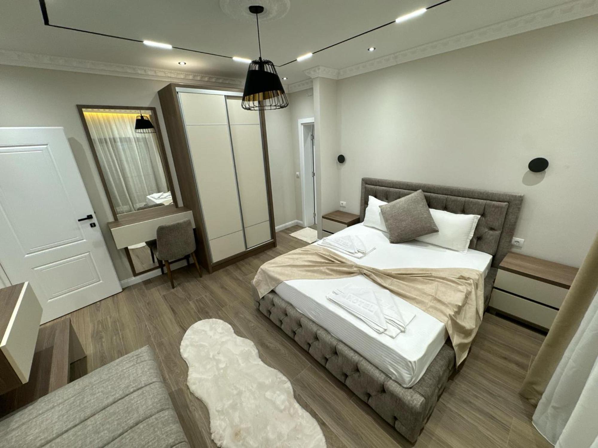 Apart Hotel Llolla Ulcinj Bagian luar foto