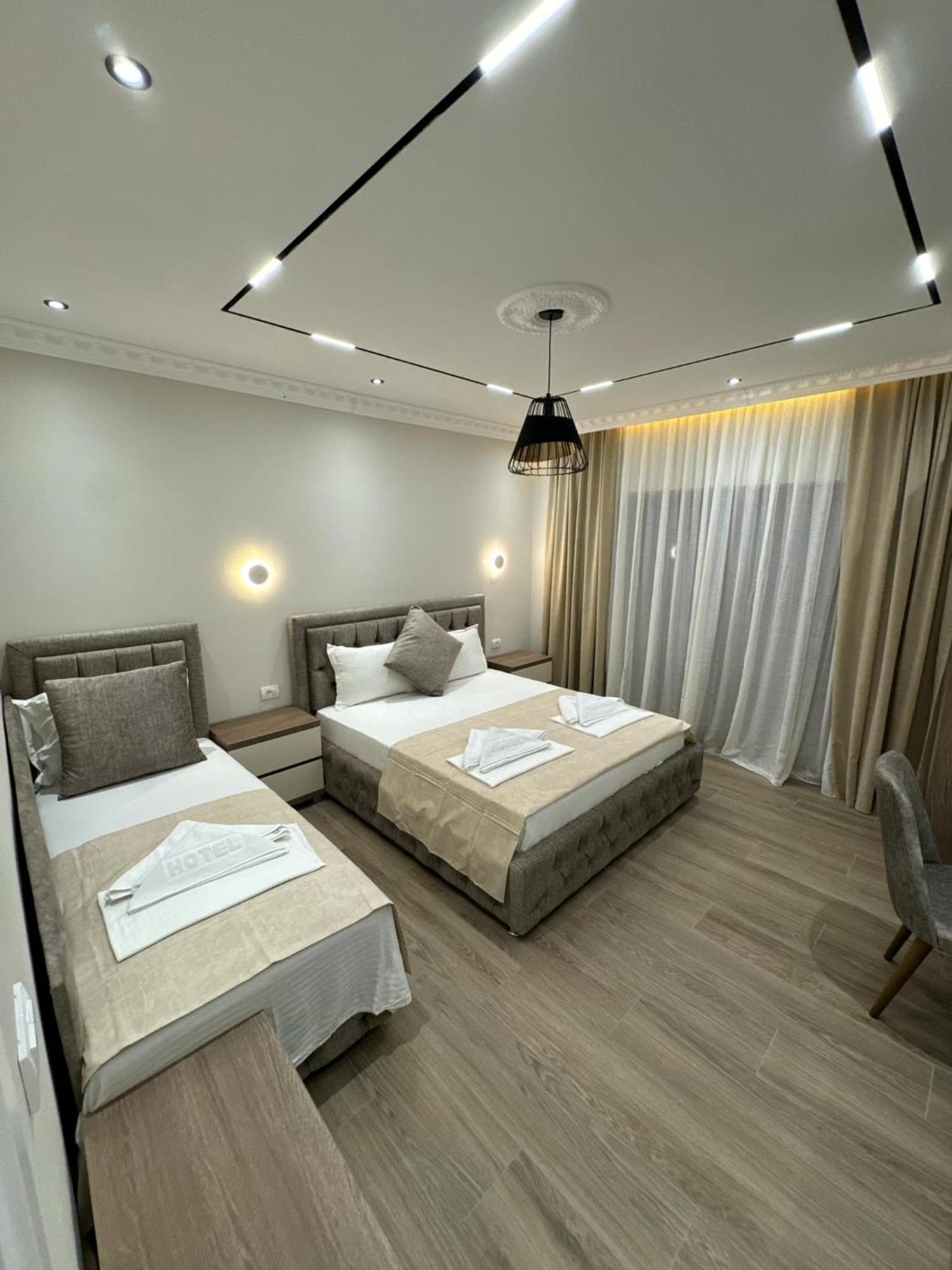 Apart Hotel Llolla Ulcinj Bagian luar foto