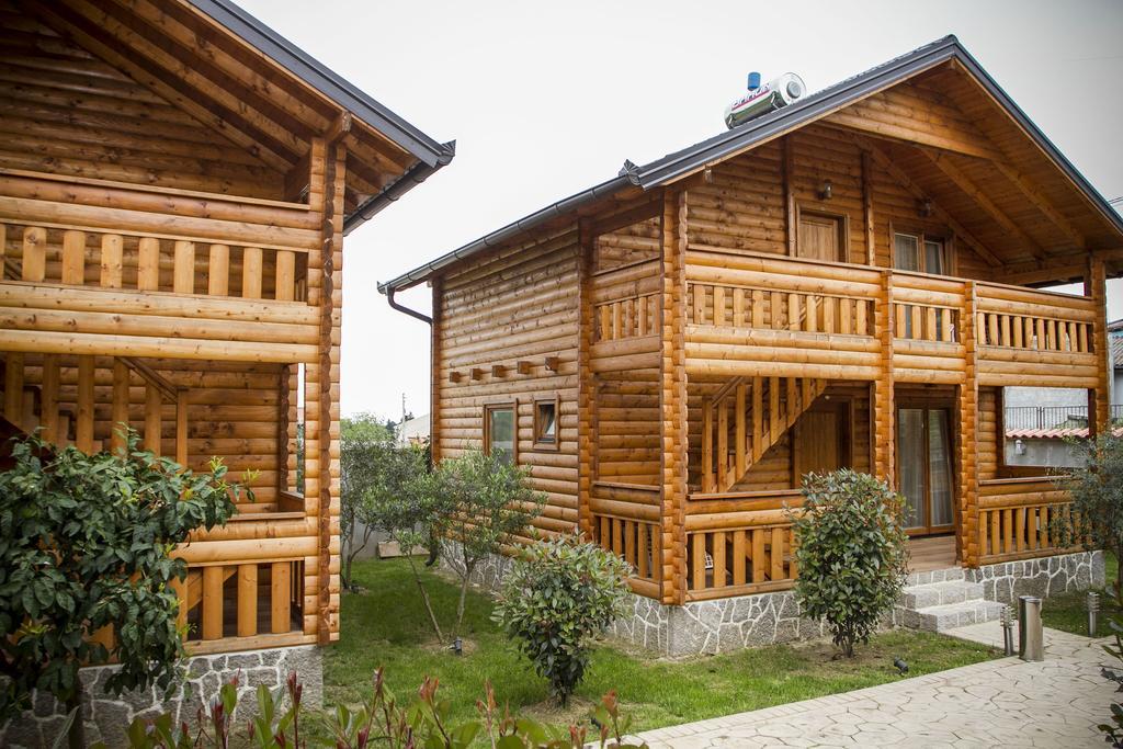 Apart Hotel Llolla Ulcinj Bagian luar foto