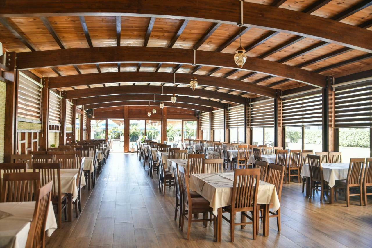 Apart Hotel Llolla Ulcinj Bagian luar foto